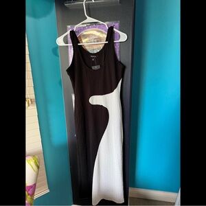 4SI3NNA Elegant Black and White Dress